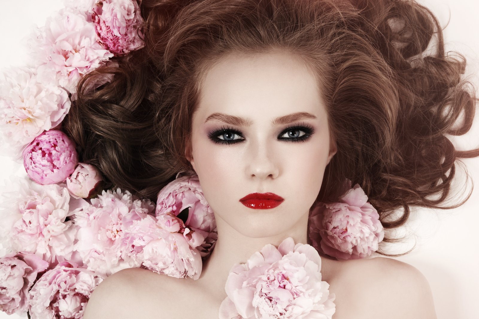The Edge That Gives You Away: How to Master Masking in Photo Compositing